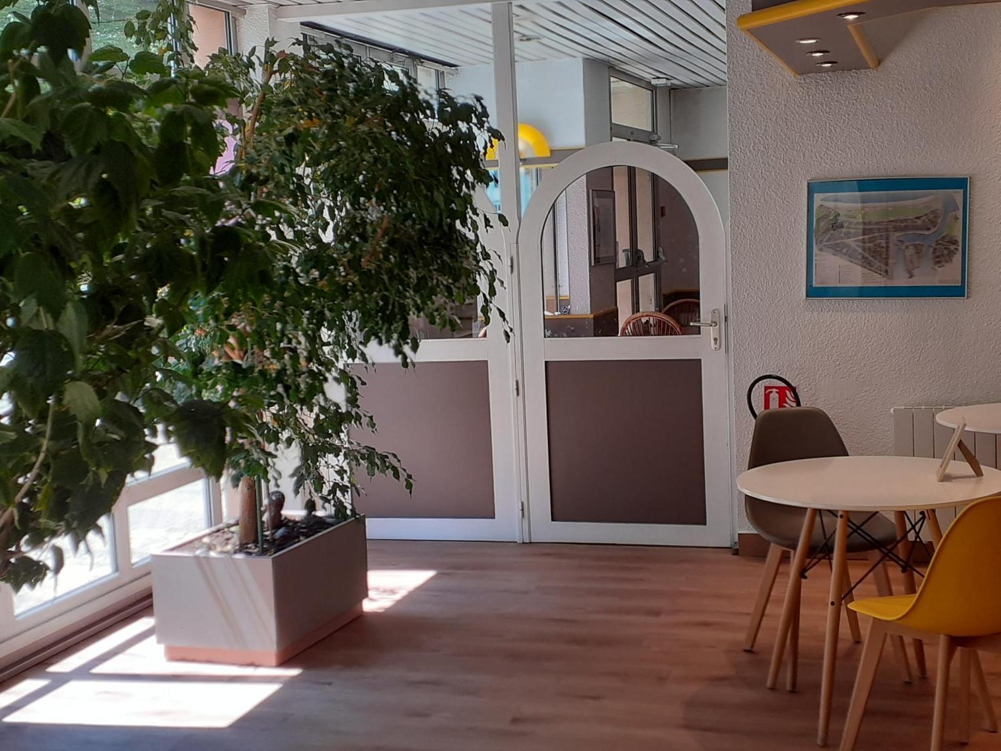 Hotel Egg - Les Gens De Dieppe